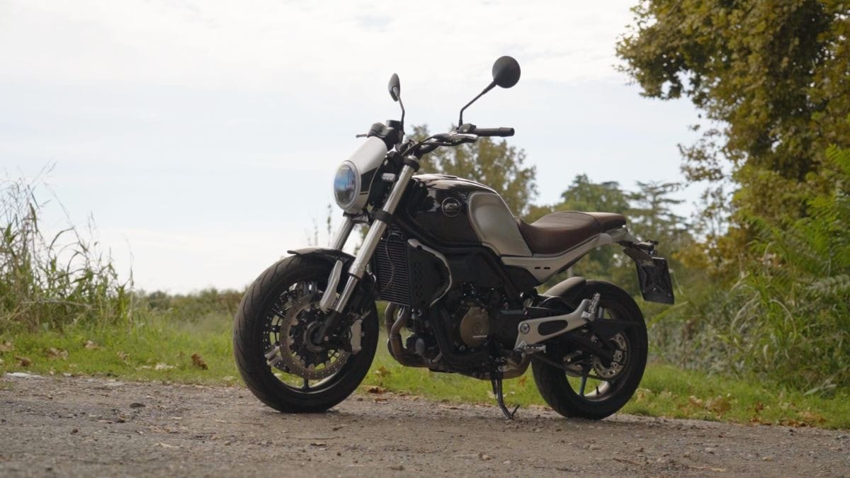 QJ MOTOR SRV 550: Media a sorpresa